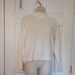 Women's turtle neck sweater, size Petite Large